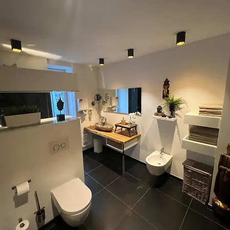 Lovingly Renovated Witch House With 2 Parking Spaces